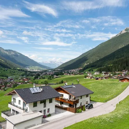 Apartment In The Stubai Valley With A Balcony Neustift im Stubaital Exterior photo